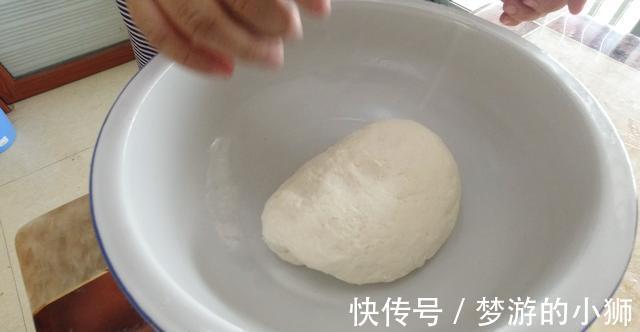 好吃|肉包子这样做太好吃了,学会这样调肉馅,包子松软鲜香,好吃解馋