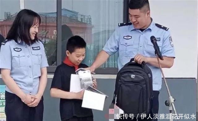 “粗心妈妈”把宝宝锁车内，13岁男孩相助获赞，自古英雄出少年