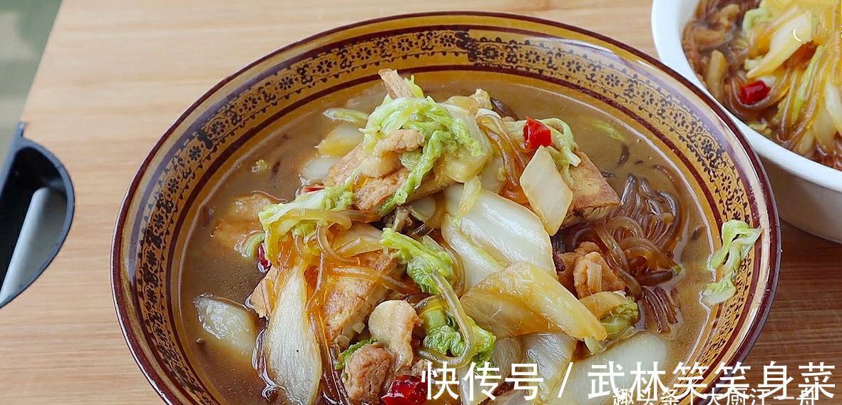 诀窍|白菜炖豆腐怎样做才好吃?原来做法有诀窍,一次炖一锅,太解馋了