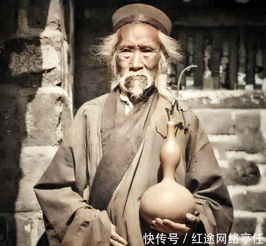 老照片:还原民国时期道士形象,颇有仙风道骨