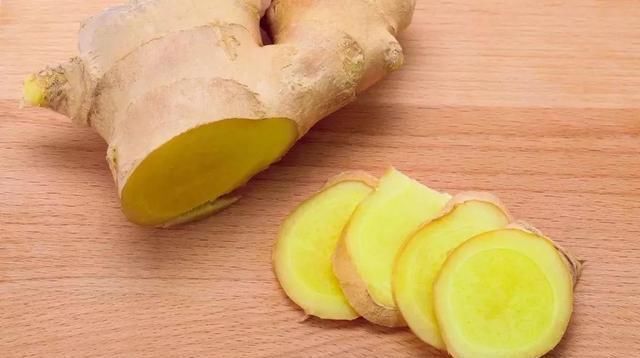 生姜和它一起煮,坚持每天喝一次,排出宿便,气色红润,腰更细了