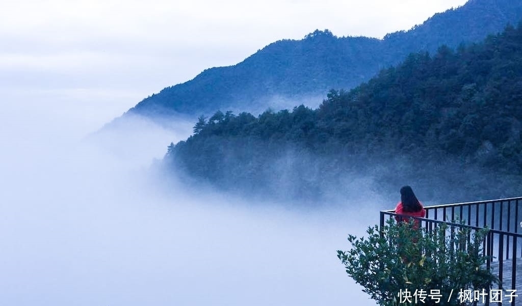 山顶|在山顶找一处民宿，清晨一边看云海一边吃早餐