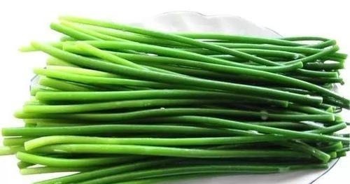 炒蒜苔,一定不要直接下油锅!少了这1步,蒜苔不香不嫩不入味