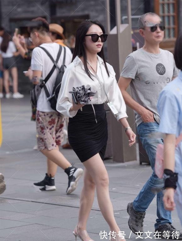 高跟鞋|简约的款穿出女神的气韵,白衬衫搭配黑色包臀裙,清爽美丽有气质