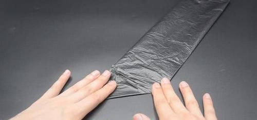 家里塑料袋堆积如山,1分钟学会如何收纳,整整齐齐又能重复使用