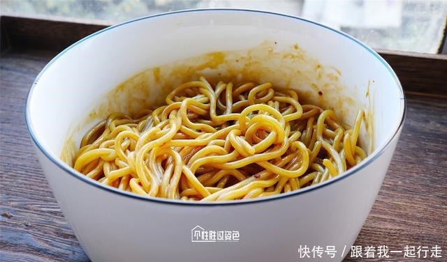 它是中国十大面条之一,当地人一早就要吃,美味停不下来,快收藏