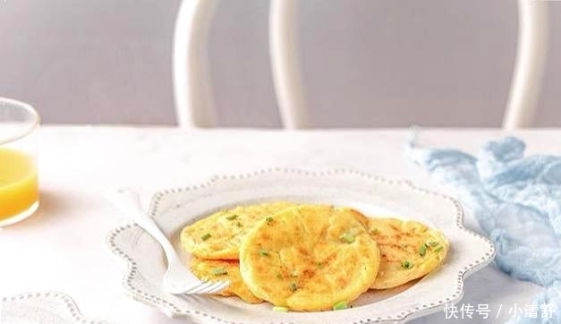 极简版土豆饼做法,面粉土豆加个蛋,煎一煎就出锅
