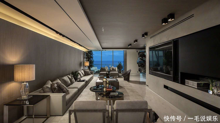 土豪|土豪买辆帕加尼却不开,众人究其为何,土豪:这是买来当“墙”的