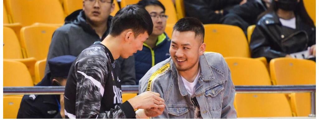 经纪人|力挺周琦？杨毅：和自己和解的方式是绝不妥协，有帮睢冉解围之嫌