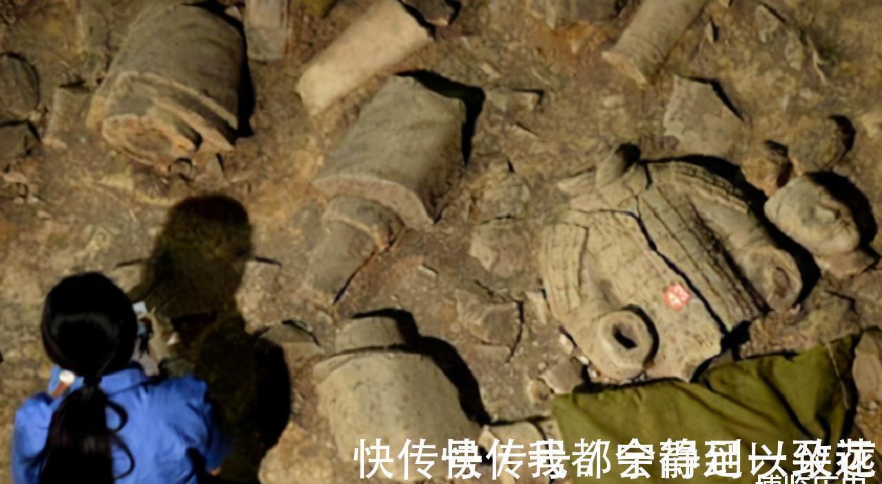 秦始皇|兵马俑是用真人制做的?一具兵俑裂开后,千古谜底被揭开