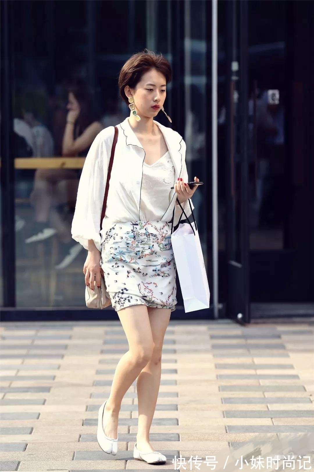 穿搭|街拍路人,穿搭时尚又大胆,还长得好看,自然艳压群芳