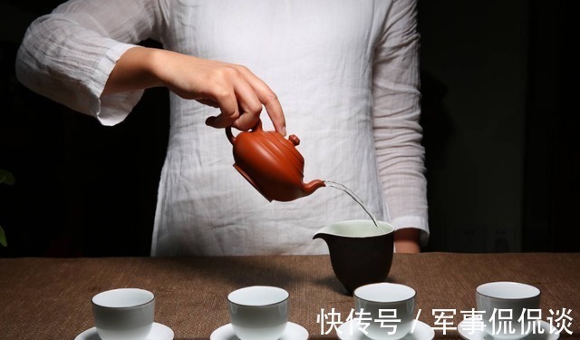 绿茶|女性秋季喝茶，选哪种茶好？秋天养生喝茶，要注意哪几点？