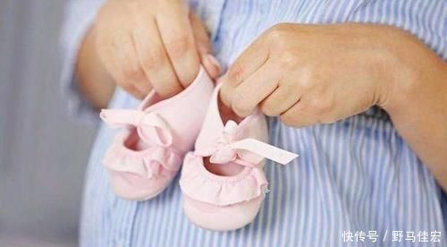 高龄|67岁大妈生娃1年后,身体年轻20岁,一家3口的生活其乐融融