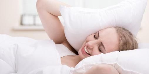 被子|多半女性睡觉喜欢夹被子,这是为什么呢?女性看完尽量别害羞