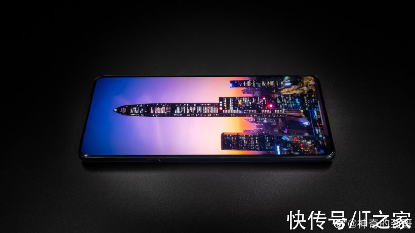 edg|联想moto edge X30屏下摄像版包装盒曝光：搭载6000万像素前摄