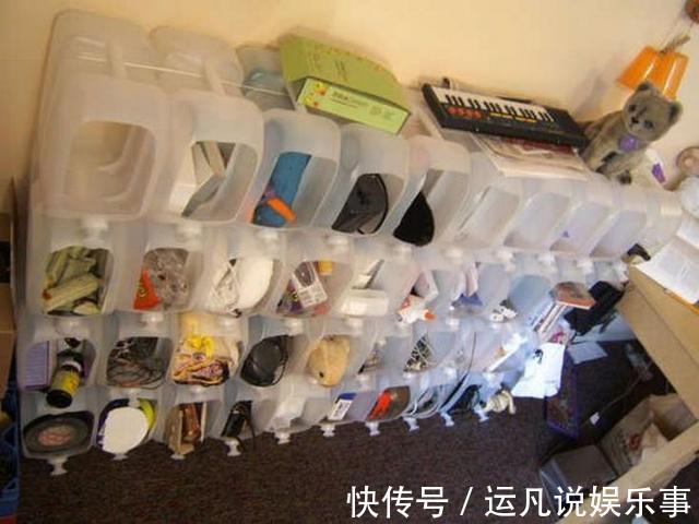 攒了40个塑料桶列成一摞，一格一格当储物柜用，没想到在小区火了