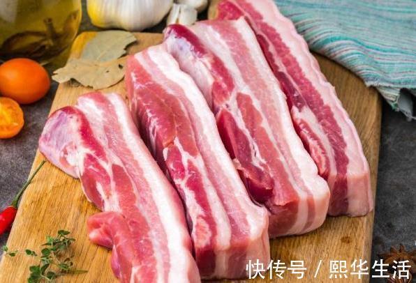 大葱段|红烧肉怎么做才好吃？分享传统老做法，肉软烂入味，香气扑鼻