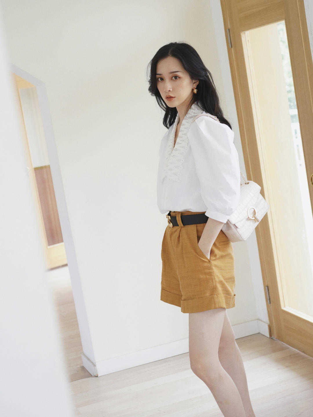 线条|腿粗腰粗怎么穿才显瘦?这几个小技巧值得看看,学到就是赚到