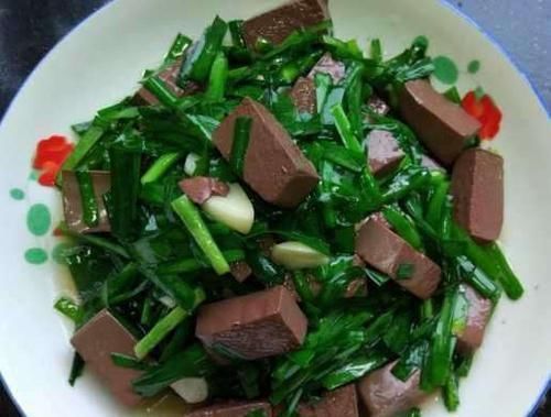 冬季遇到它買5斤,加韭菜一起炒,補血淡雀斑,氣色好年輕,口臭消失