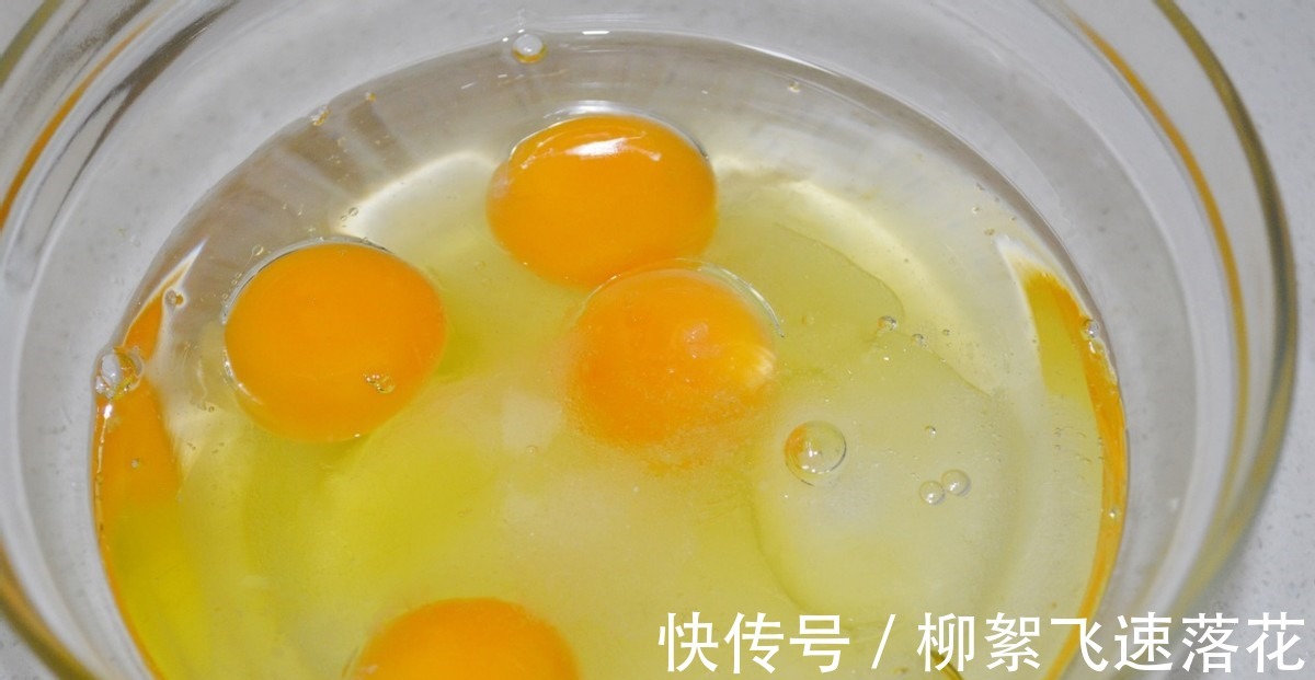 食材|教你用平底锅做蛋卷,酥脆可口,在家就能轻松做!