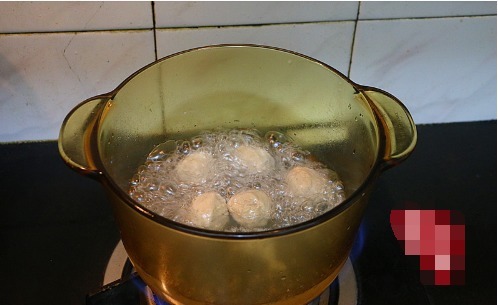 冬天就适合这样吃,煮上一锅,吃完身体也热腾腾的,真暖和