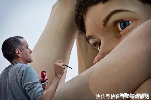 人物|巨型超写实人体雕塑，庞大而又逼真，网友：真怕他们动起来