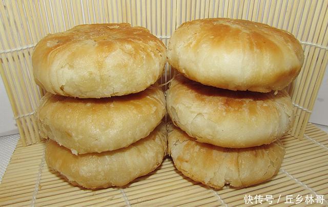 家庭版小酥饼的做法，酥脆香甜，咬一口还掉渣，再也不用出去买了