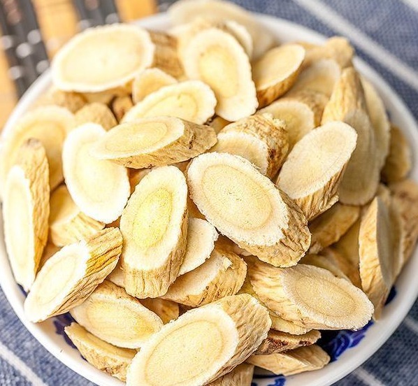 阴虚|黄芪虽补气,吃错了效似毒药,中医教你正确服用黄芪