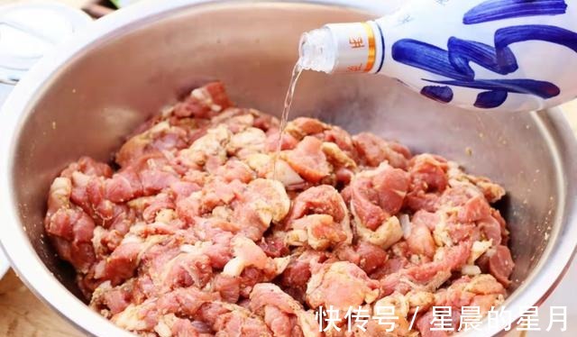 牢记这个加盐比例,不管灌啥口味的香肠都鲜香好吃,还耐放不发霉!