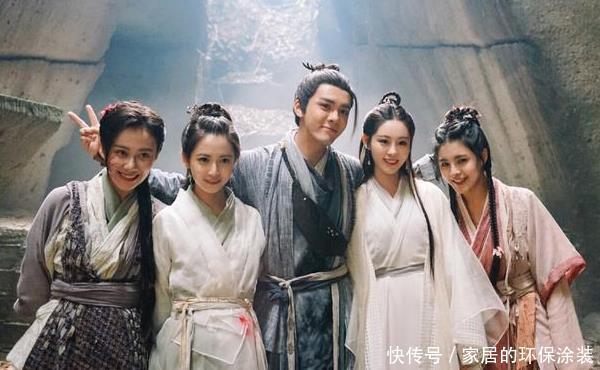 周芷若杀人夺刀,谢逊明知却为何不拆穿她?谢逊这招真高明!