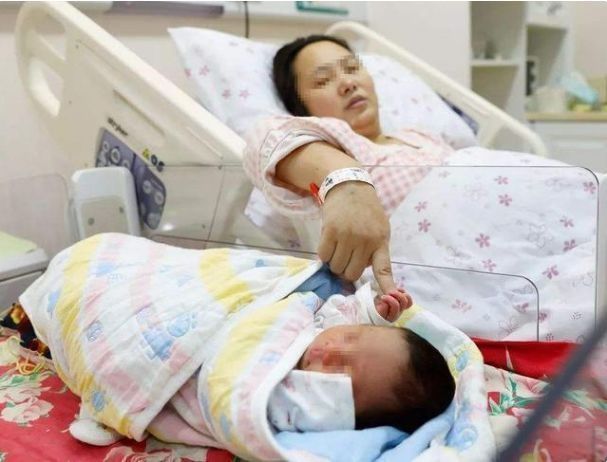 小宝宝|新生儿出生后,妈妈注意别瞎勤快,在3件事上能偷懒就偷懒