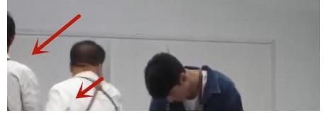 龔俊|中餐廳最新路透，龔俊徒手洗龍蝦，黃曉明看到后接下來的舉動(dòng)太暖心