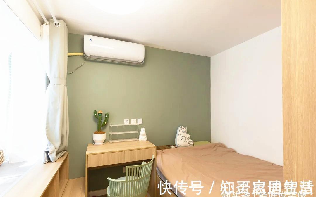 收纳|80㎡奇葩两房半户型,餐厨融合打造吧台当餐桌,主卧挤出衣帽间