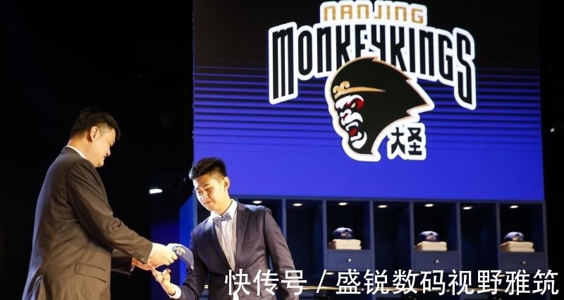 杨皓喆|霍楠神操作!2年选8新秀,连挖CUBA神射+FMVP,真要打造网红球队