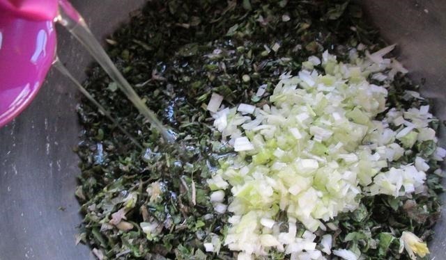 吃饺子这馅真鲜,比韭菜芹菜好吃多了,出锅连吃30个,比肉馅好吃