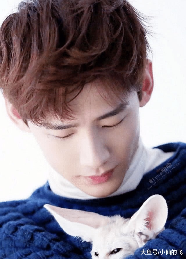 你还在被理发店安排“两边剪短”发型19年潮流男士发型指南