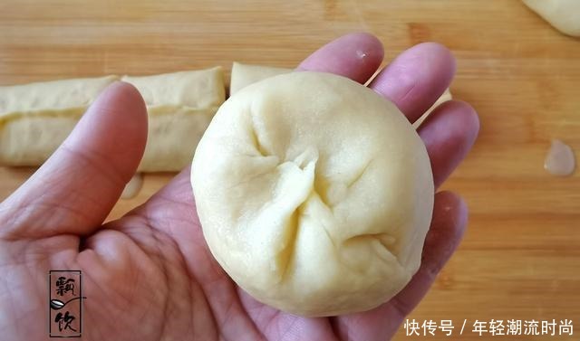 做烧饼别用水,这做法,皮酥里软,喷香,空口能吃撑,比面包都香