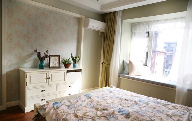 客厅|终于搬新家啦,阳台和客厅看着好漂亮,邻居提水果来请教,真羡慕