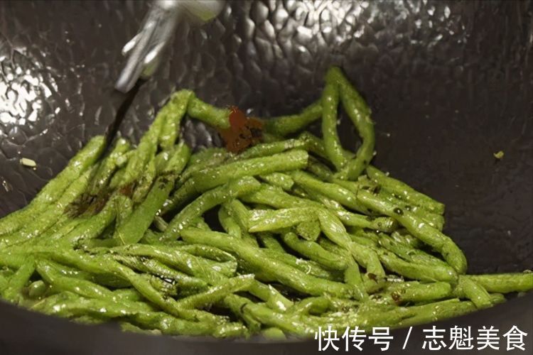 干碗|夏天豆角这么做,好吃到让你不想停下筷子,补钙补钾,比肉还好吃