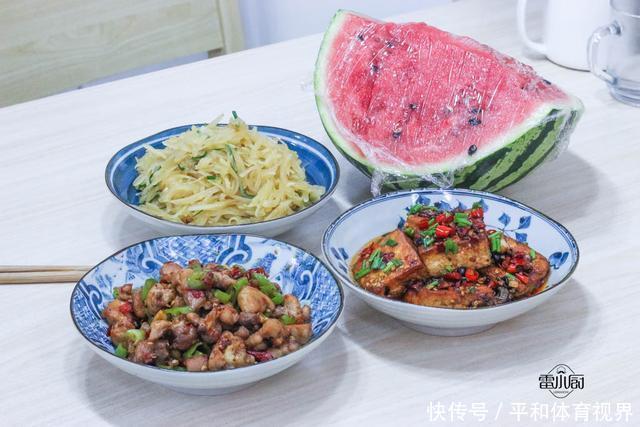 晚餐|晒一下我和老公的晚餐,3个菜成本不到20块钱,两个人都吃撑了