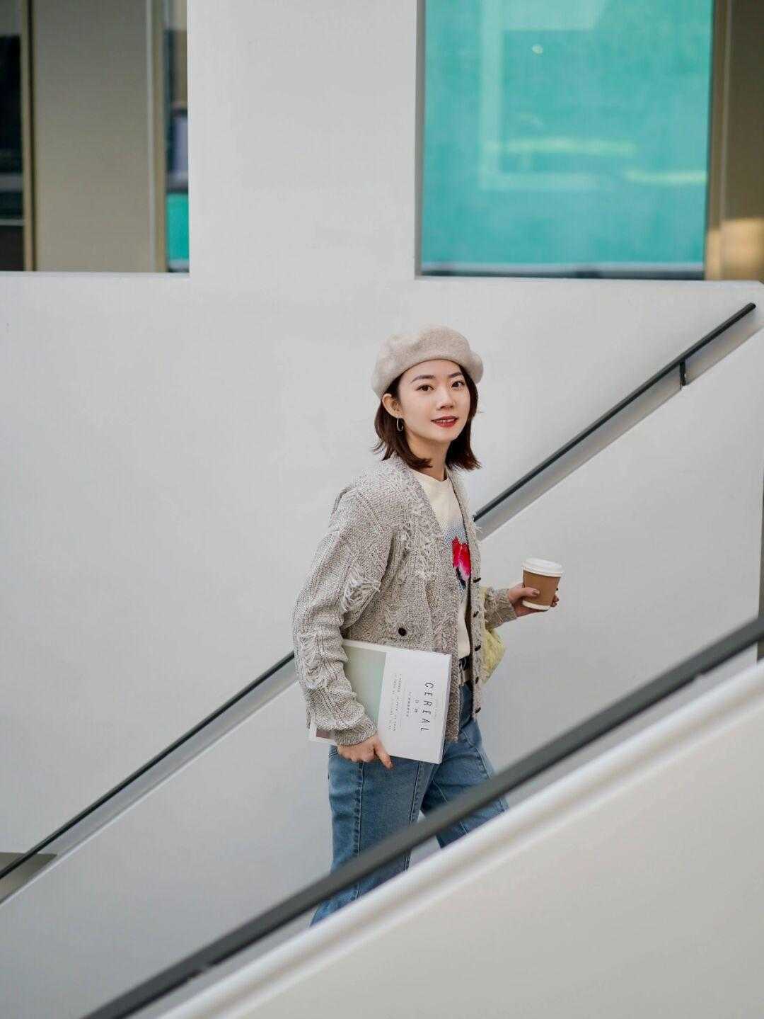 浪漫 牛仔裤真的很浪漫!用它搭配这四类上衣,完全不会暴露身材瑕疵