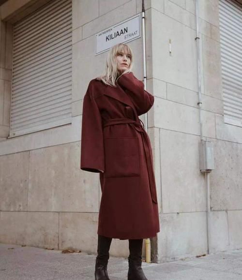 穿大衣时只知道选卡其？2021“流行色”来了，显白气质还高级