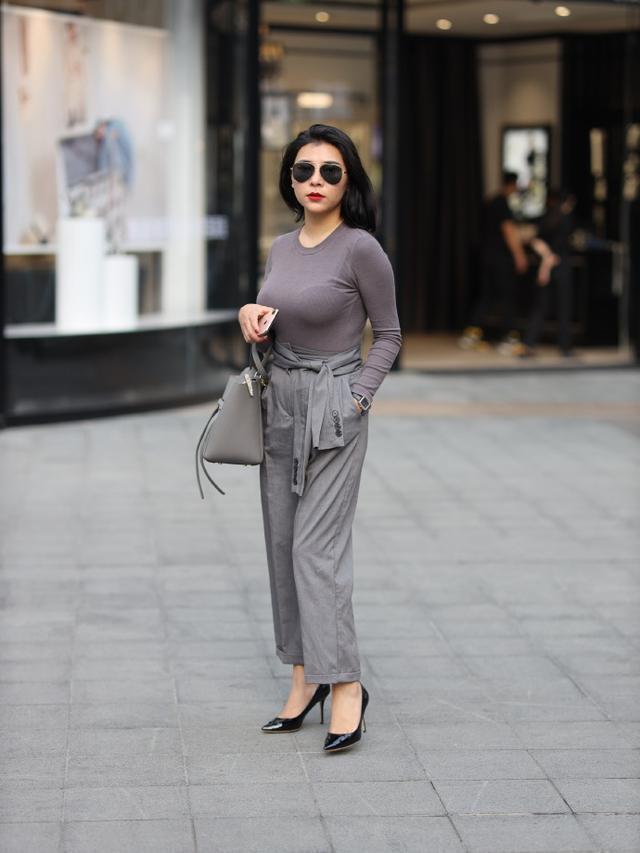 美女|成熟美女穿休闲装,尽显优雅干练气质,自信大方迷人