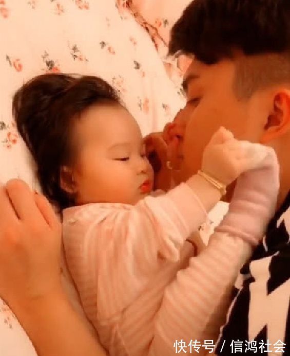小眼神|“最深情奶爸”火了,满眼宠爱向宝宝索吻,却被女儿一脸嫌弃推开