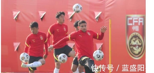 决战|1-1!国足迎大决战,李霄鹏打服亚洲第二,球迷亢奋,央视直播!