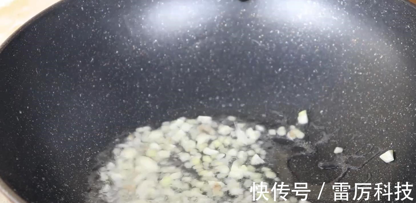 分享一种豆腐吃法，看着流口水，拿肉都不换，吃一次就念念不忘