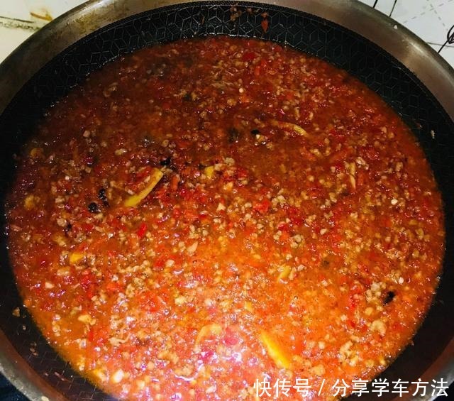 辣酱再也不用买,自制的香辣酱,朋友吃过以后,从我家带走一大瓶