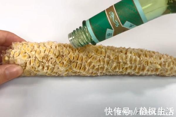 玉米芯是个“宝”,放在卫生间,解决了男人女人的大烦恼,快学学
