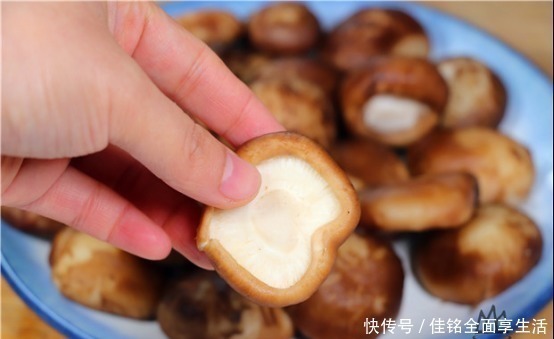 香菇|香菇万不可直接用清水洗，等于吃虫卵，教你一招，脏东西全跑光