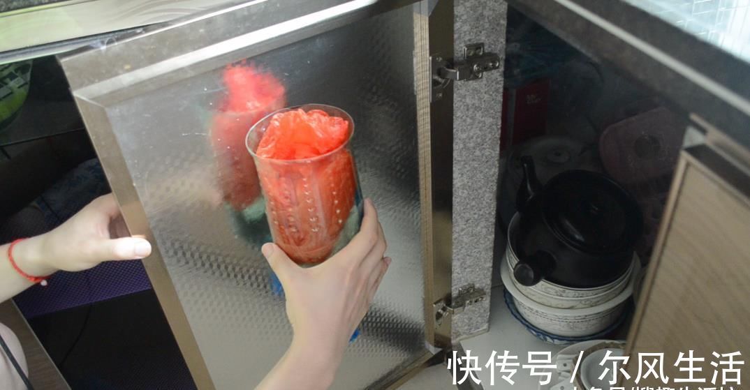 厨房里放一个塑料瓶, 家里一年都不用买垃圾袋, 看完赶紧去试试